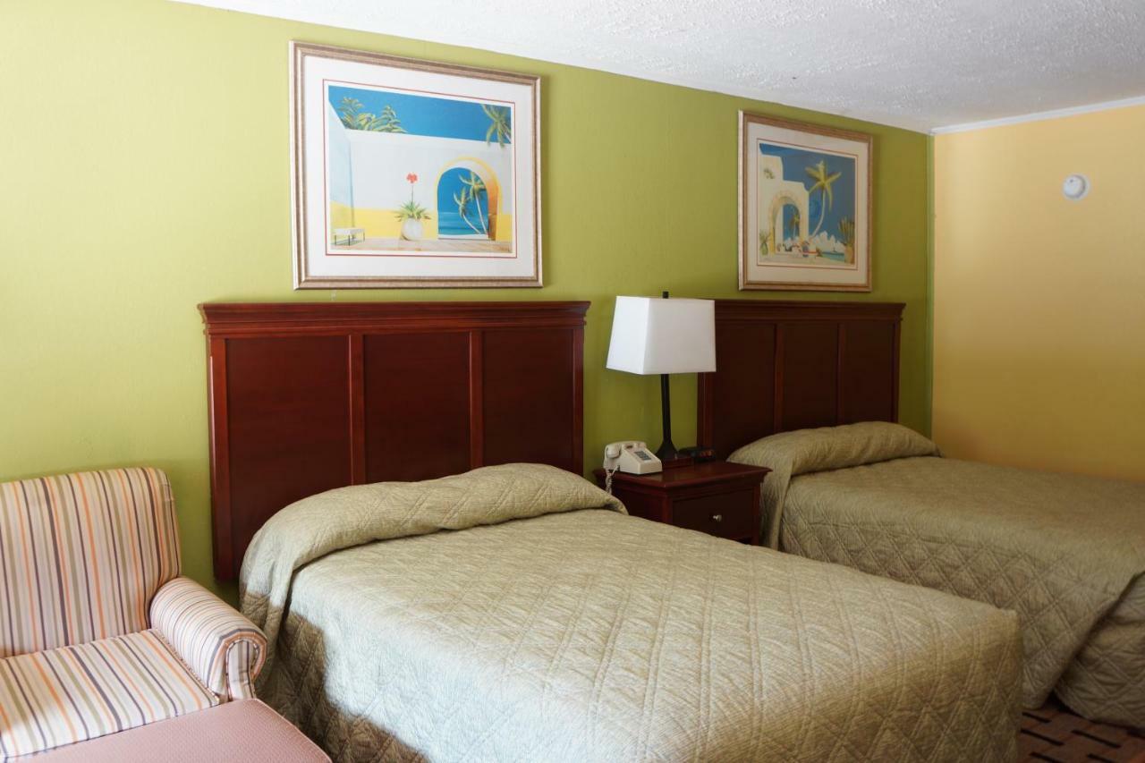 American Inn - Camden Room photo