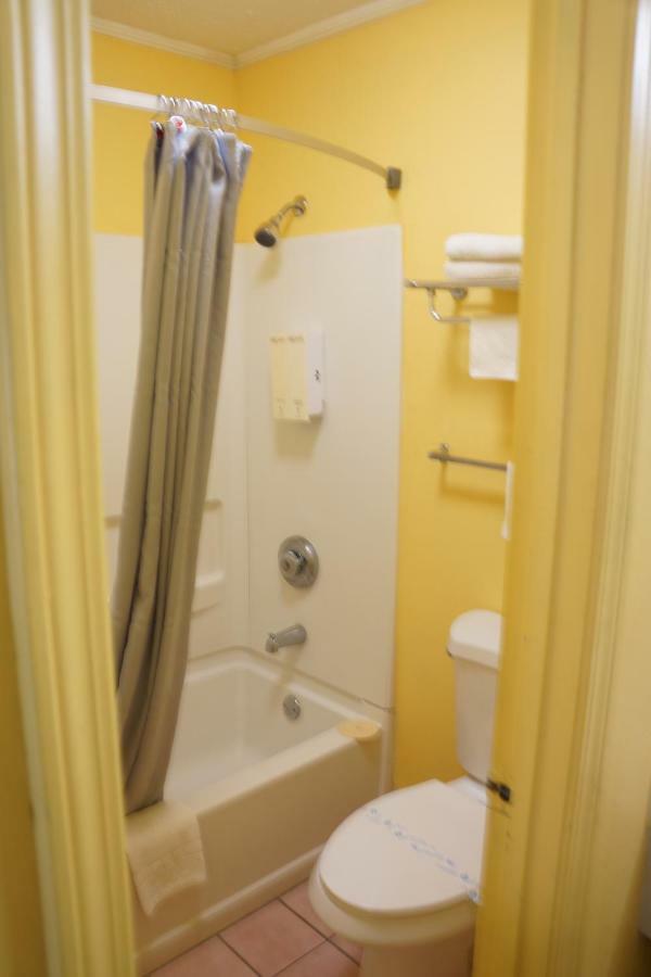 American Inn - Camden Room photo